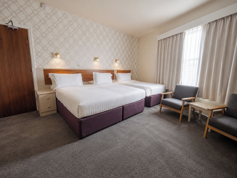 Norfolk Hotel 15/58