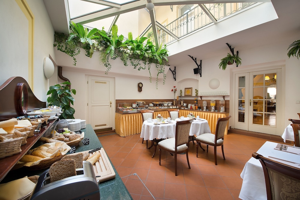 Boutique Hotel Constans 37/50