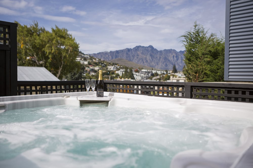 Dairy Private Luxury Hotel 35/81