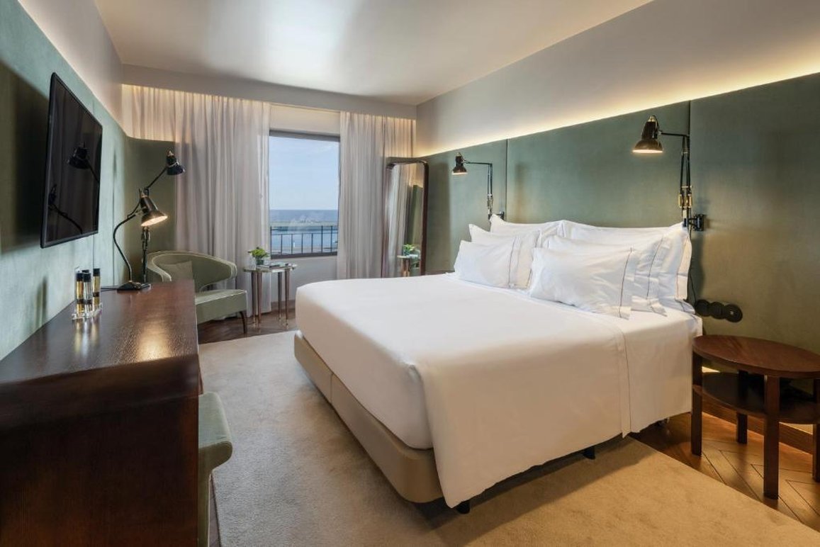 Grand Hotel Acores Atlantico 11/72