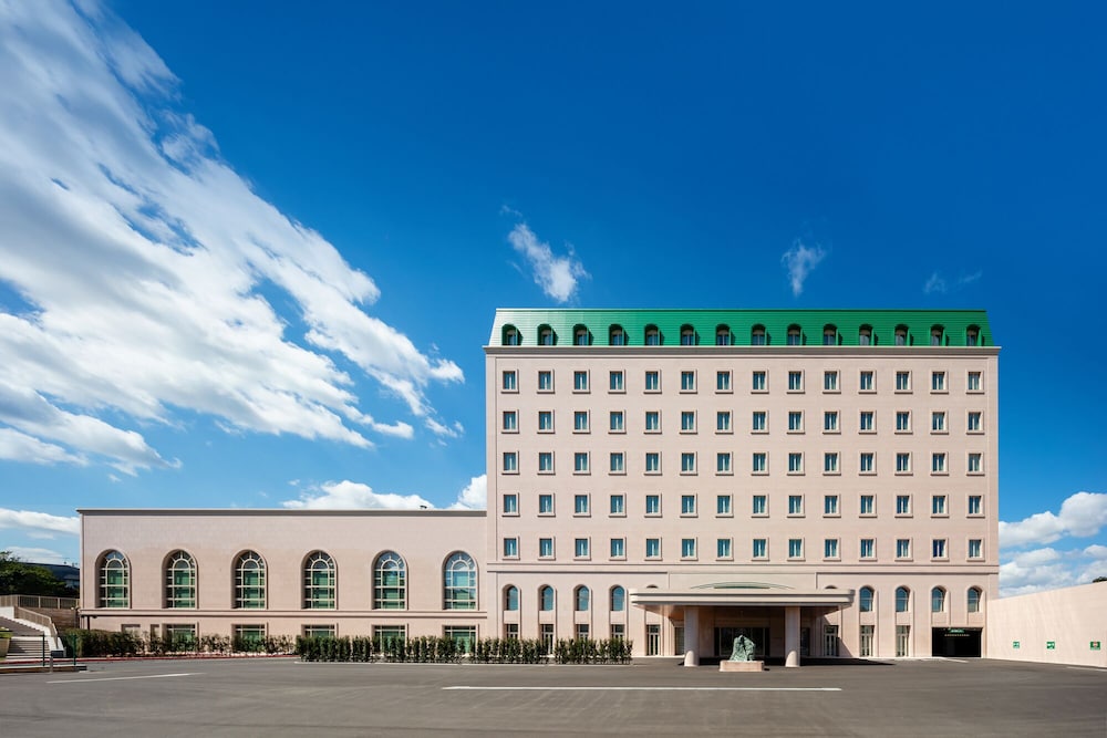Grand Empire Hotel 1/49