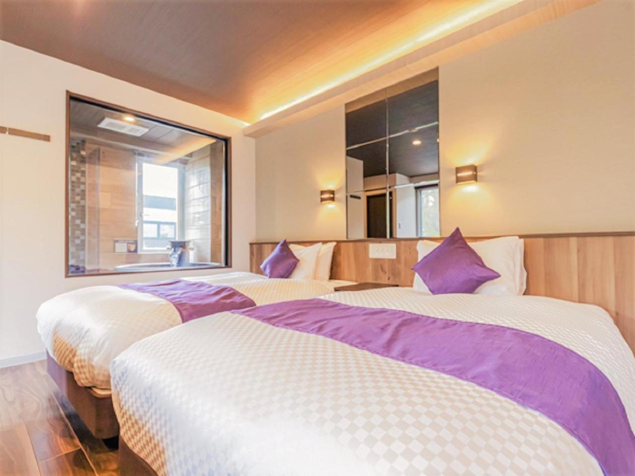 Standard, Twin Beds