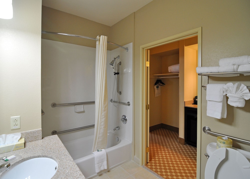 Country Inn & Suites by Radisson, Conway, AR 4/36