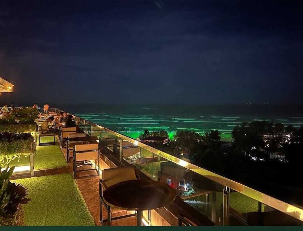 OCEAN PARADISE HOTEL AND RESORT 47/54