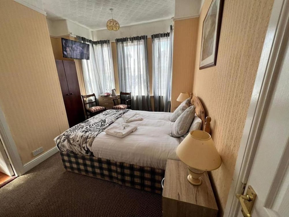 OYO Belvedere Guest House, Great Yarmouth 16/23