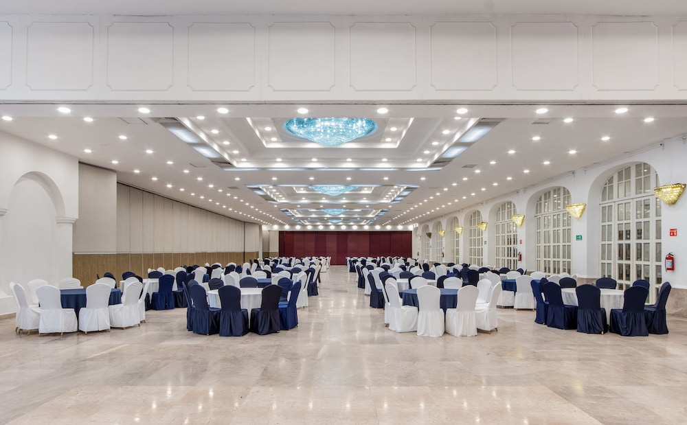 Radisson Hotel & Convention Center Toluca 42/50