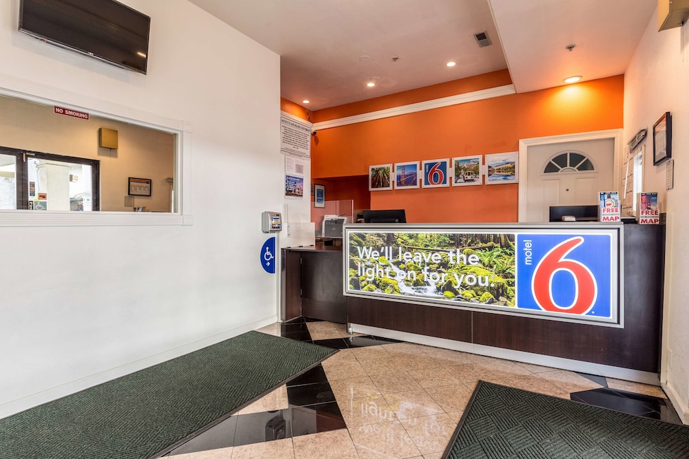 Motel6 San Rafael, CA 7/38