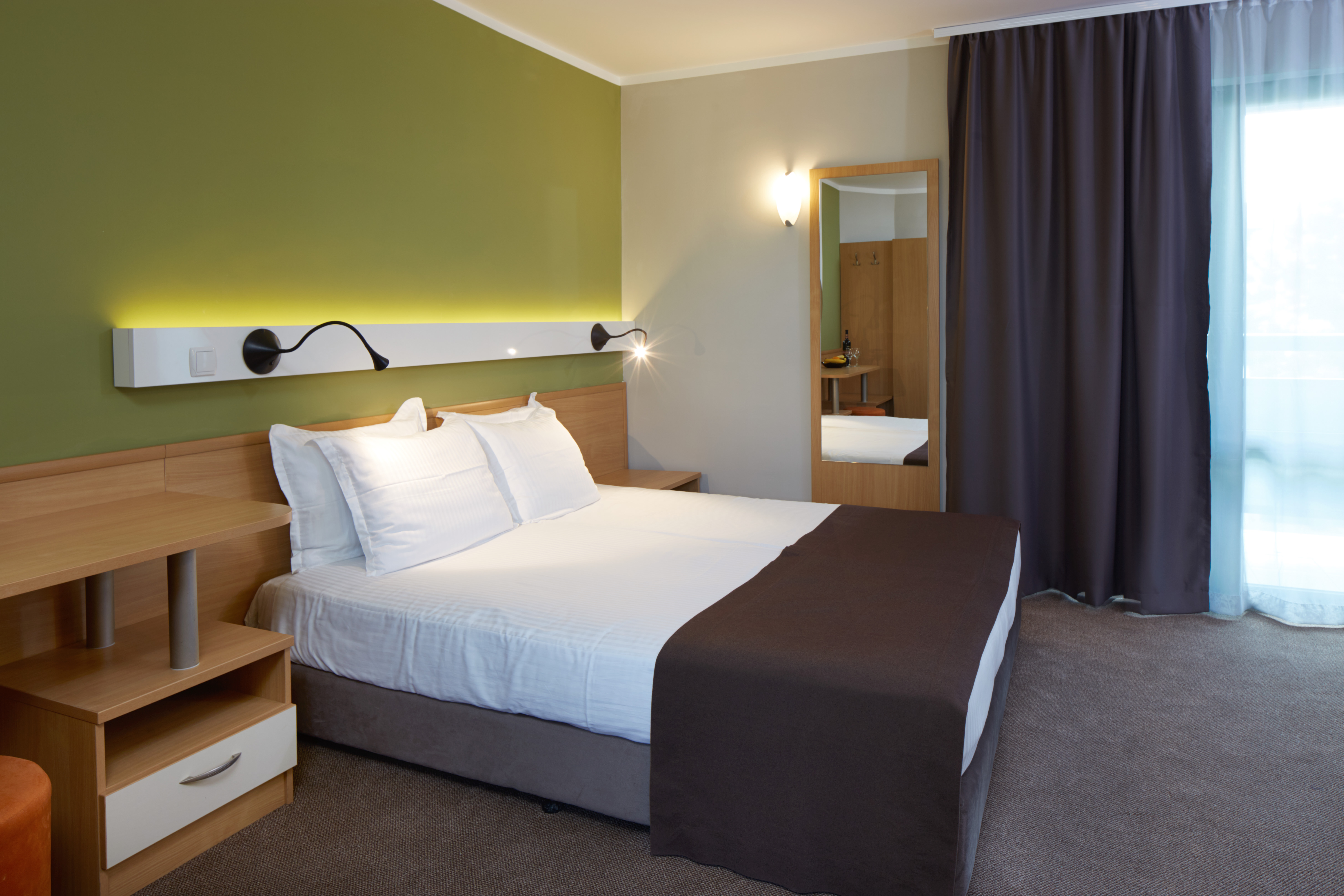 Aktinia Hotel 12/33