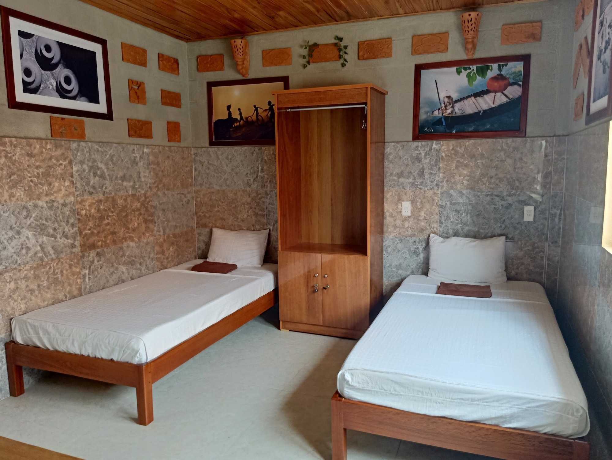 SUPERIOR, TWIN BEDS