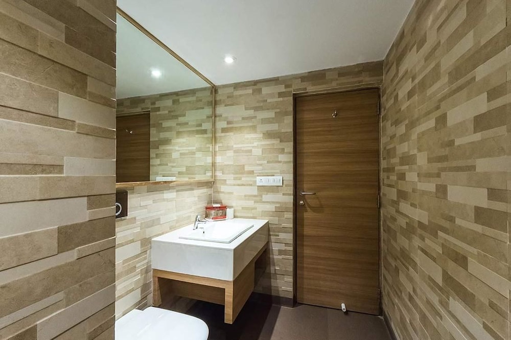Jk Rooms 118 Urban Hermitage 49/50