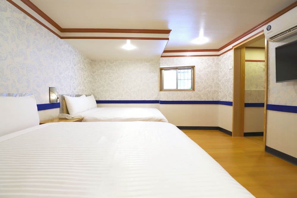 Gorgeous Hot Spring Resort 21/50