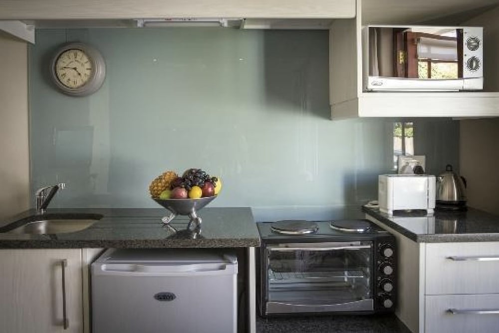 Dongola House 44/86