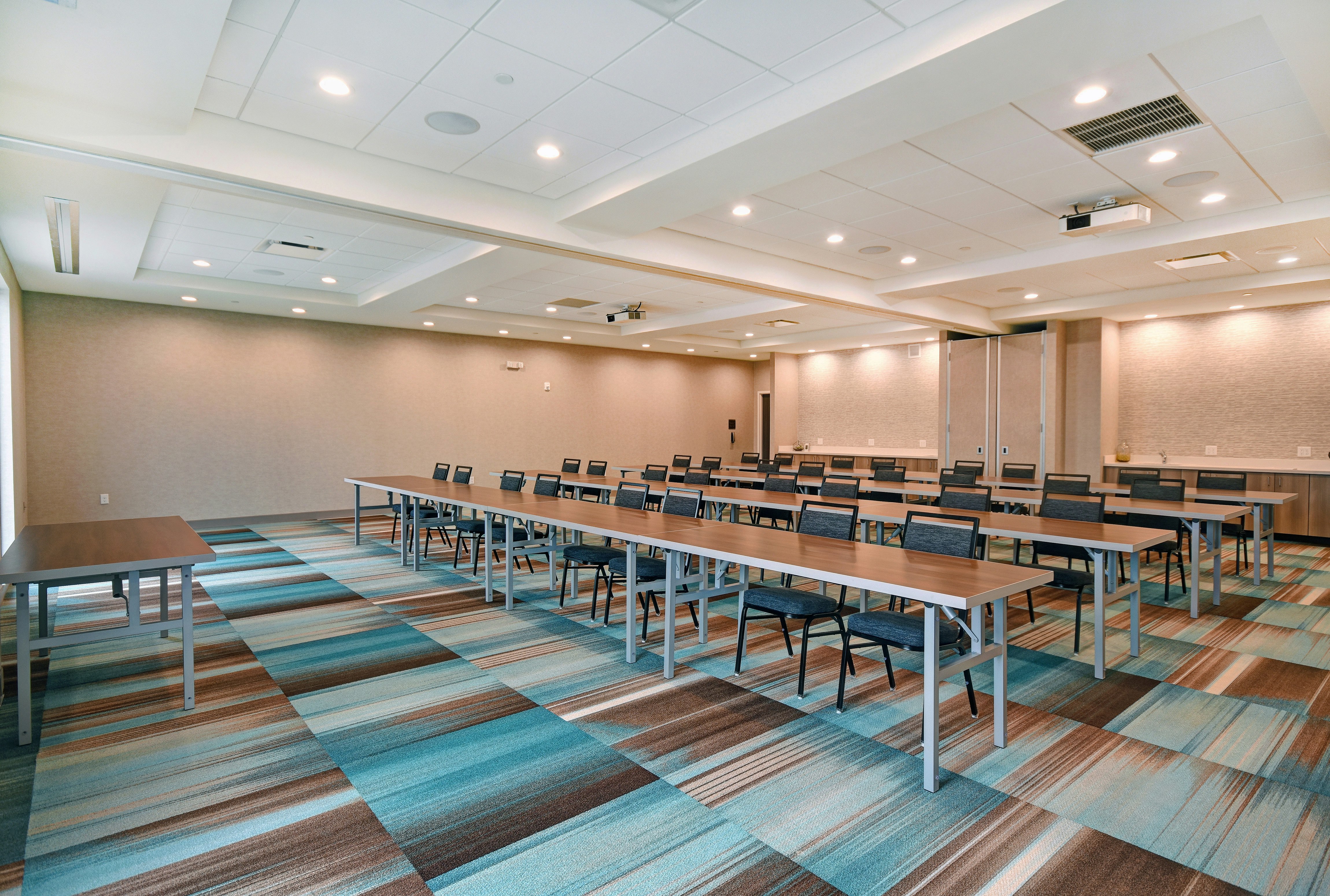 Home2 Suites By Hilton Beloit 18/22