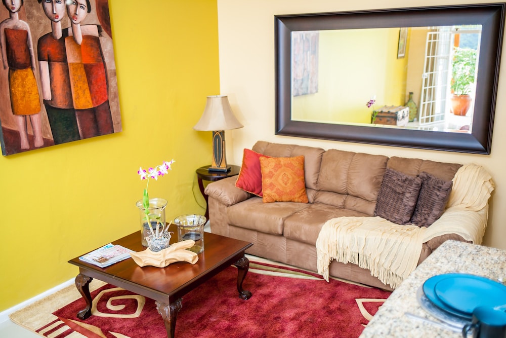 Skyview Manor Guest Apartments 23/50