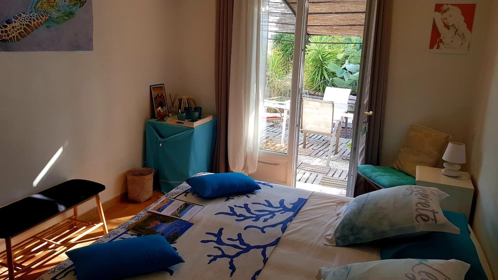 Villa Des Delices 5/48