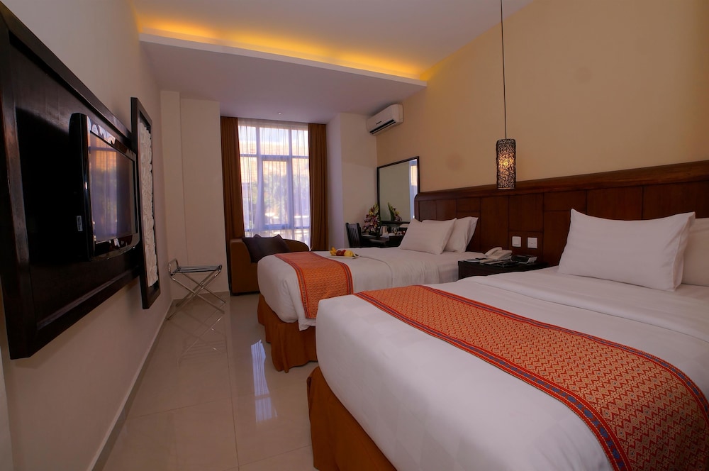 Superior, Twin Beds, City View