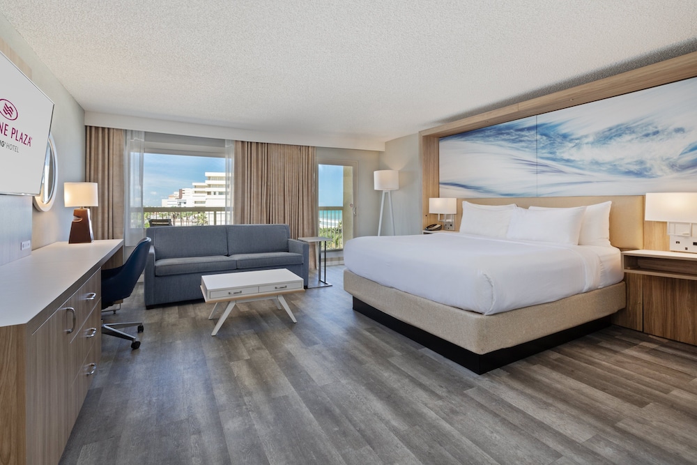 STANDARD, KING BED, BALCONY