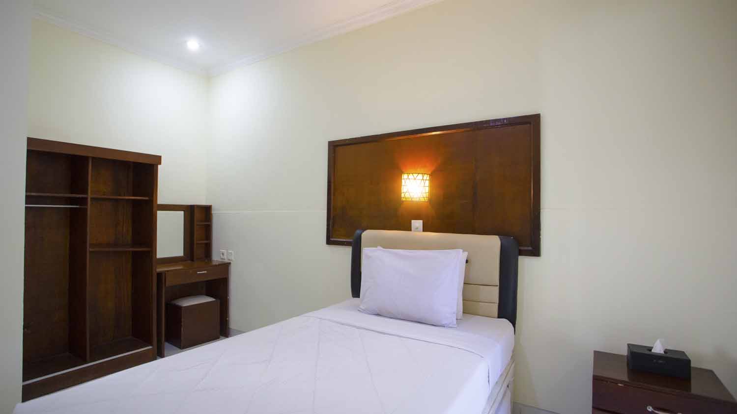 OYO 3910 Teges Inn 15/50