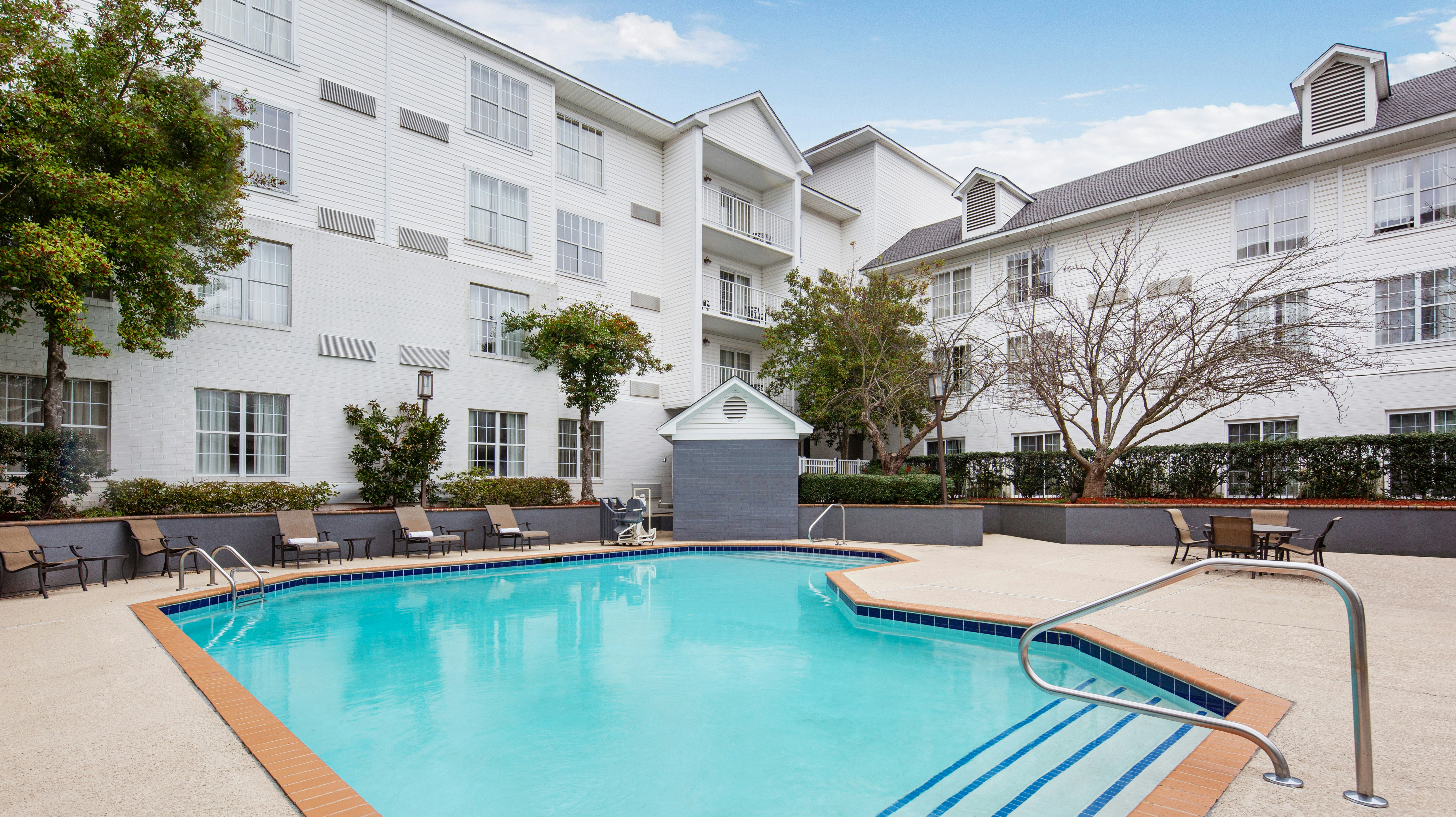 Doubletree by Hilton Raleigh Durham Airport at Research Triangle Park 25/26