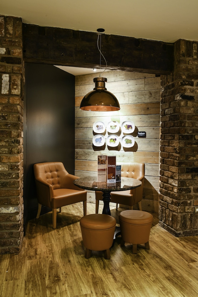 Premier Inn Macclesfield North 35/61