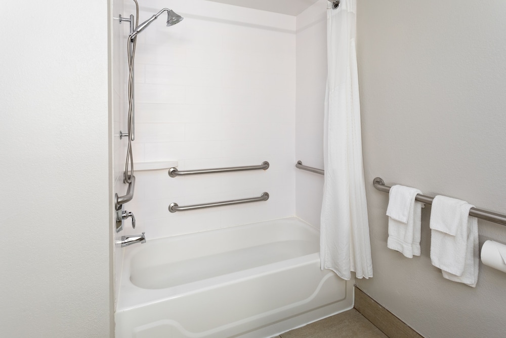 Holiday Inn Express New Albany - Louisville NW 50/50