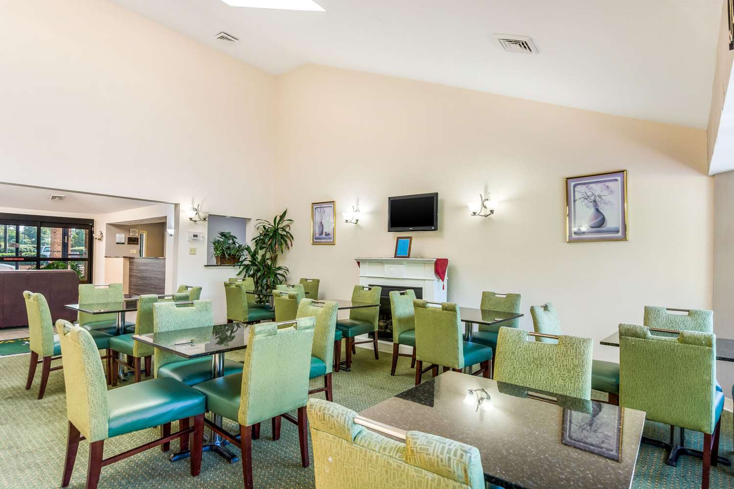 Quality Inn Petersburg Fort Lee Area 23/25