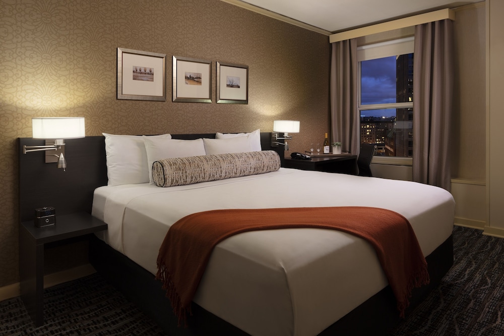 Executive Hotel Pacific 24/50