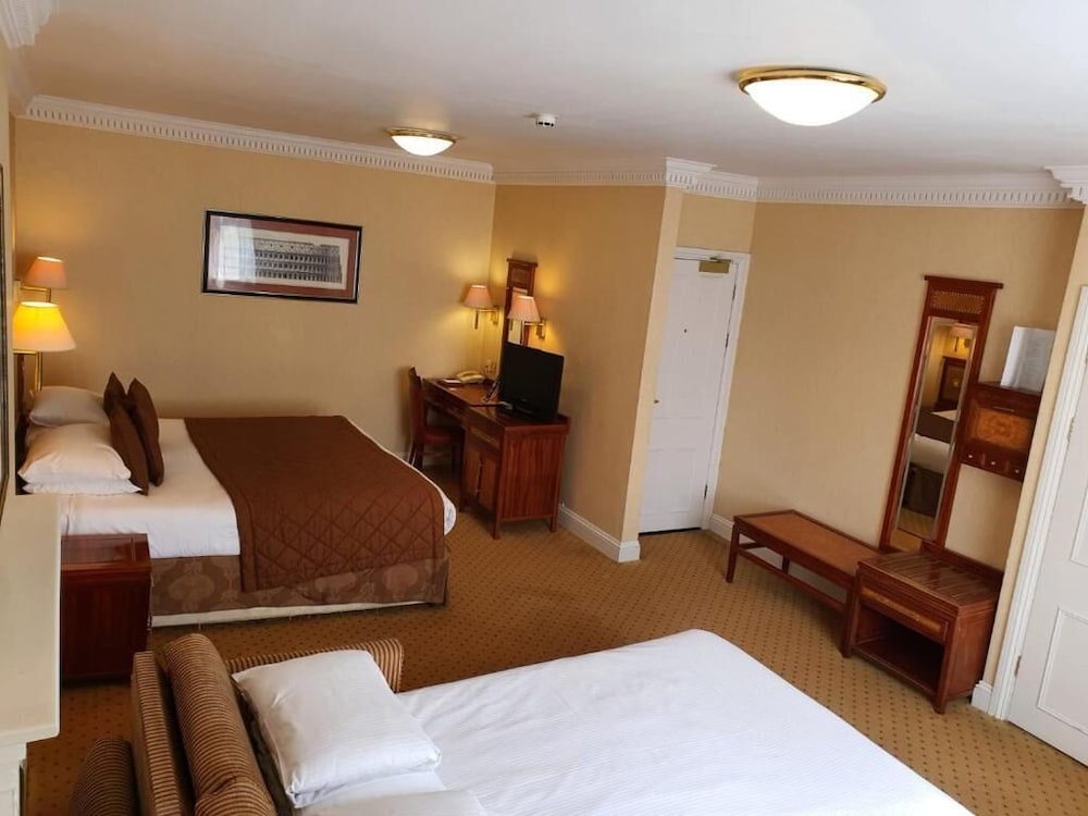 Grange Clarendon Hotel 46/72