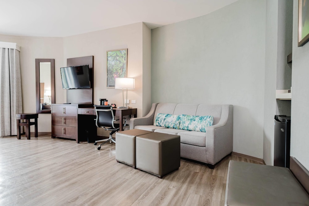 Comfort Inn & Suites Tobago 28/50