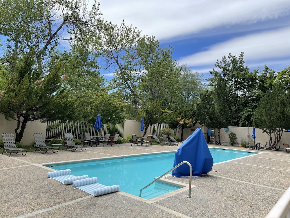 Holiday Inn Express Boise University Area 11/78