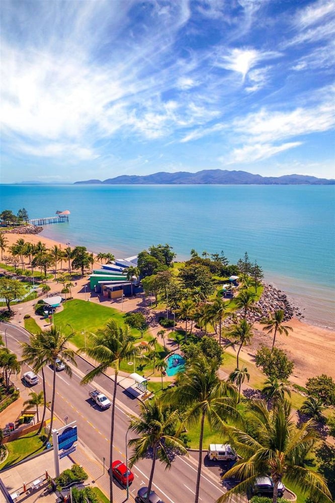 HOTEL GRAND CHANCELLOR TOWNSVILLE 58/62