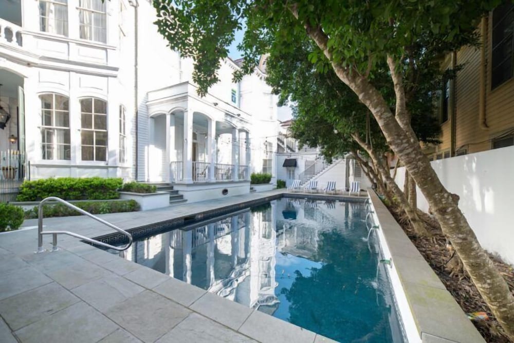 Melrose Mansion 61/68