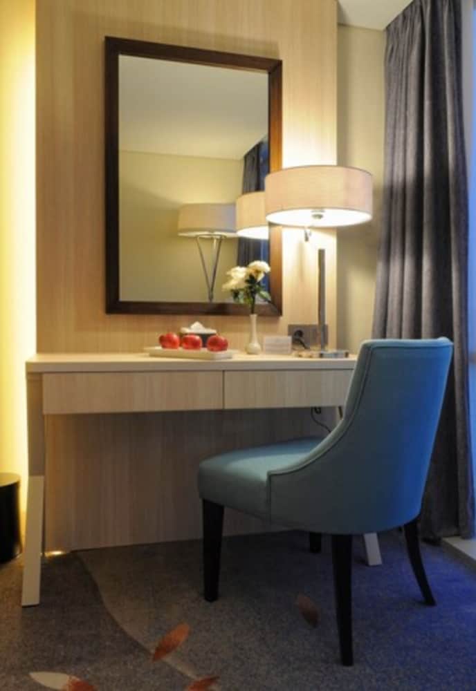 Louis Kienne Hotel Pandanaran 38/43