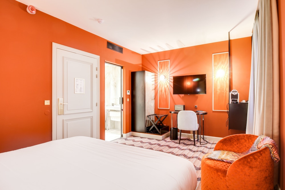 Mom Art Hotel 23/71