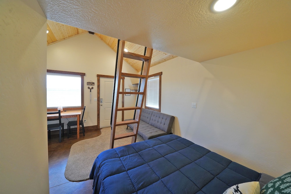 Gooseberry Lodges 39/79