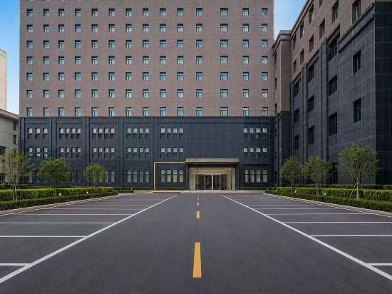Chun Xue Four Seasons Hotel 40/57