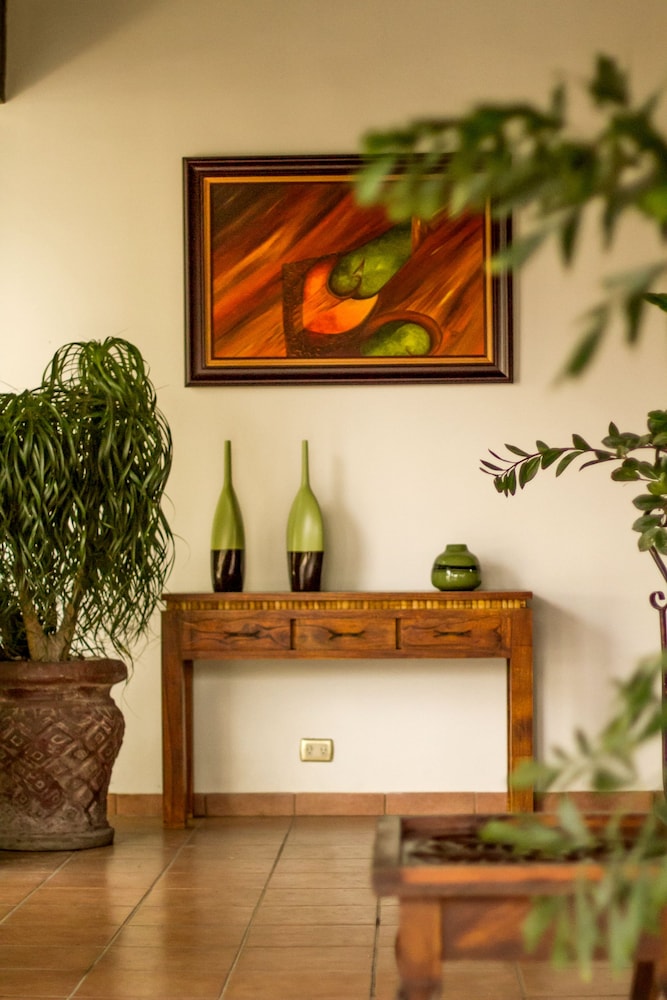 La Riviera Hotel Bed And Breakfast 6/50