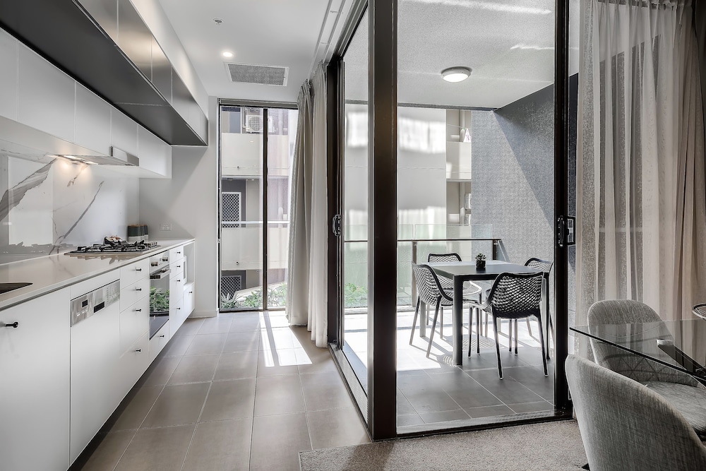Opera Apartments South Brisbane 12/70