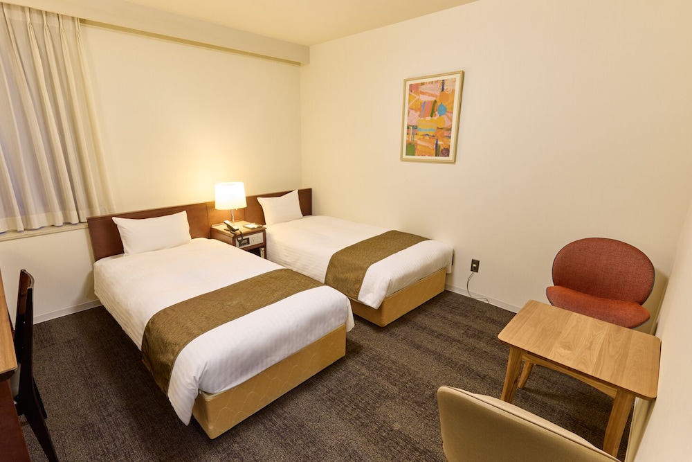 ROOM, TWIN BEDS