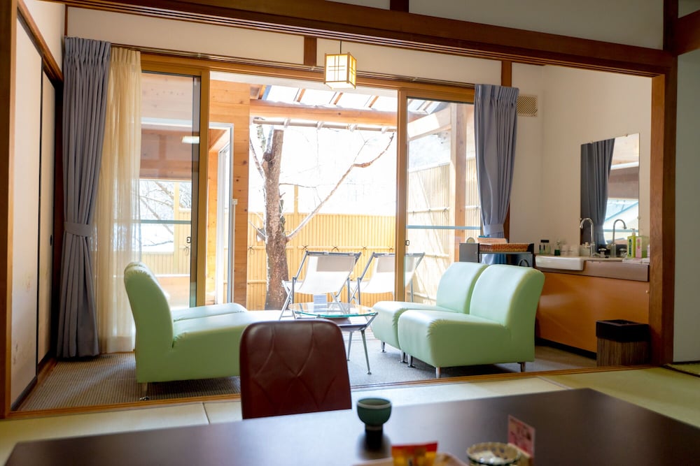 Nakaoyama Onsen Shosenkaku 38/50