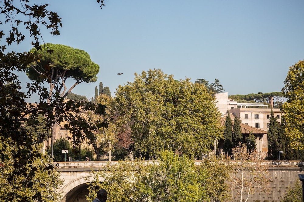 Palazzo Baj Guest House In Trastevere 42/50