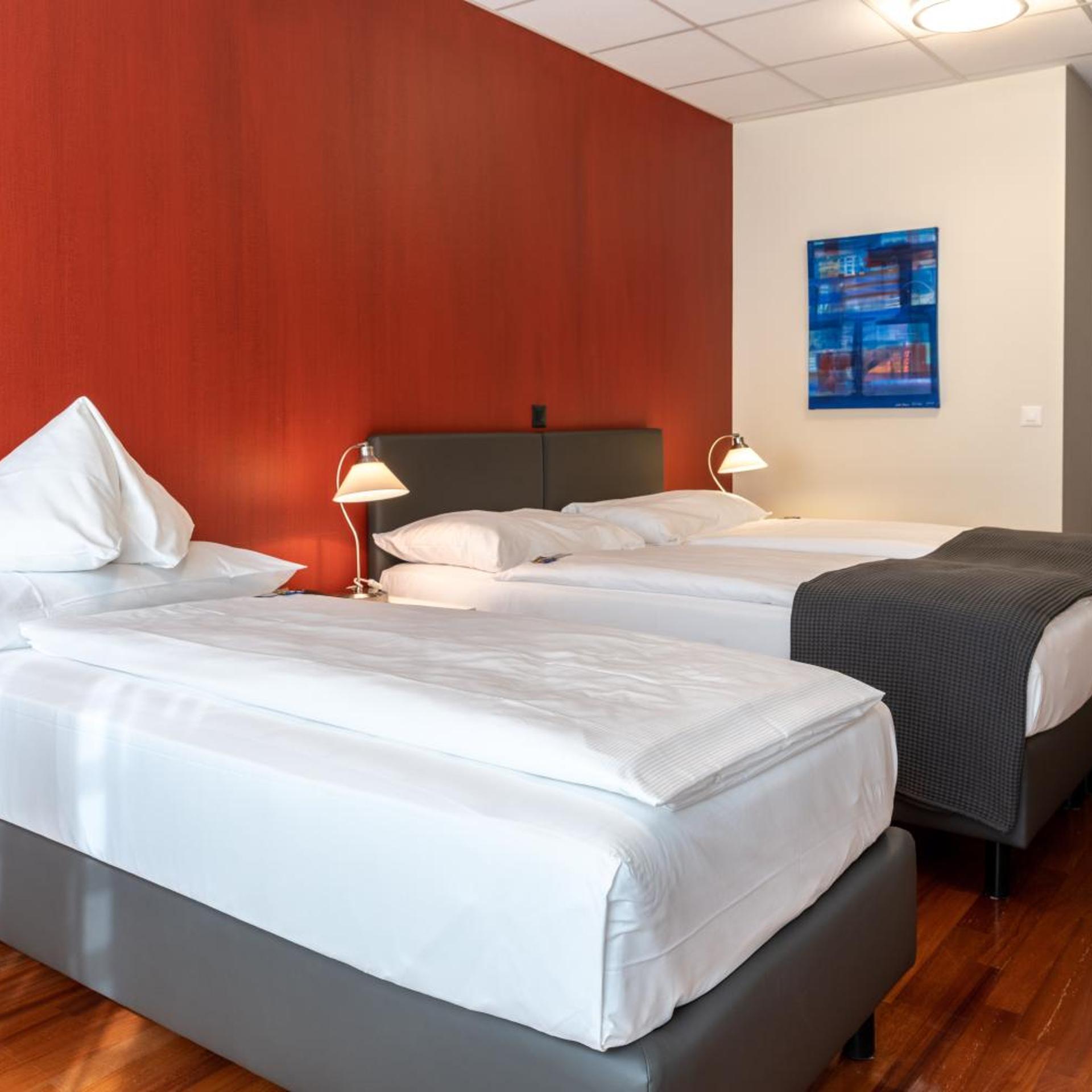 Room, Triple