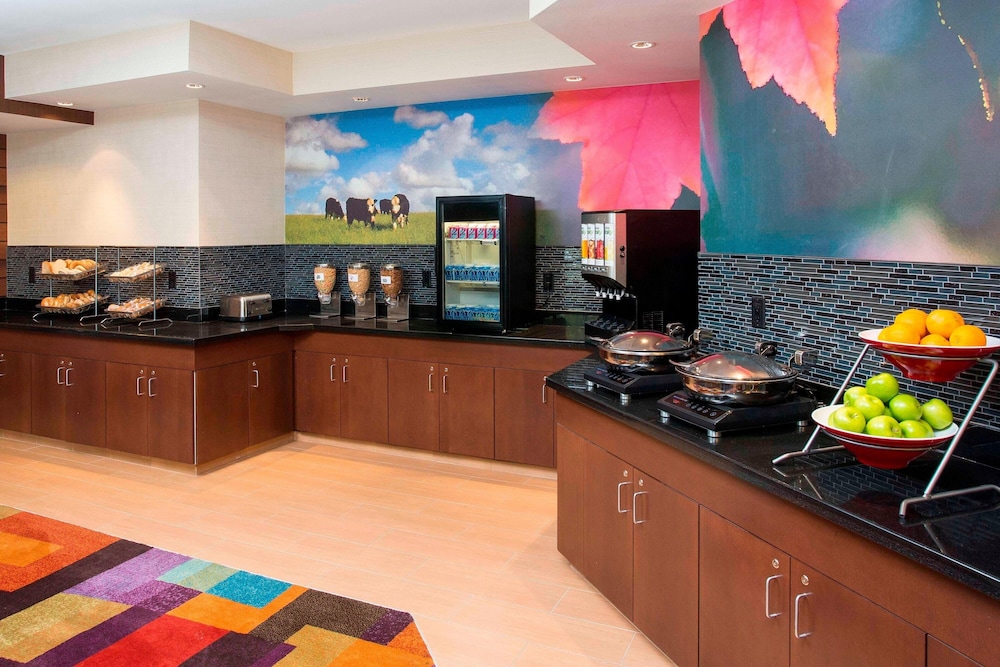 Fairfield Inn Dayton South 18/20