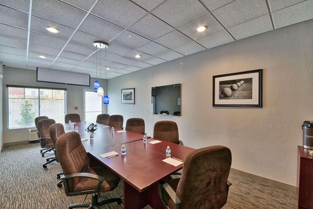 Country Inn & Suites by Radisson, Ocala Southwest 57/62