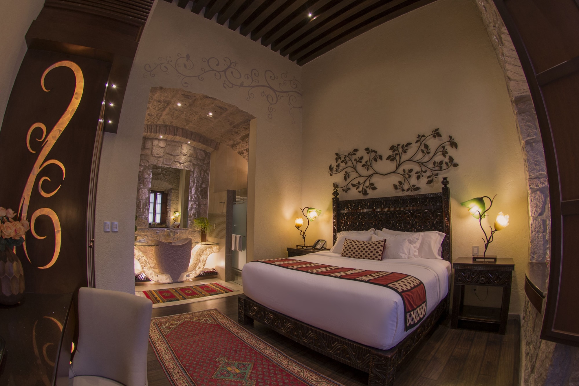 Deluxe, Studio, Suite, King Bed