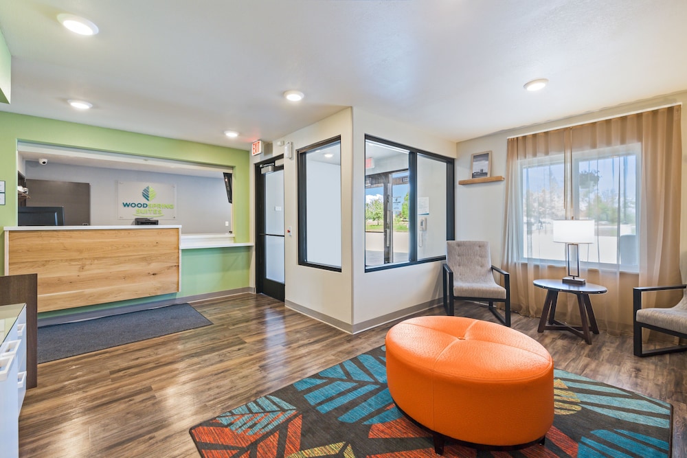 WoodSpring Suites Davenport Quad Cities 16/27