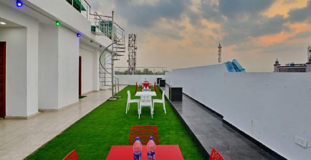 HOTEL GRAND HRIDEY 40/50
