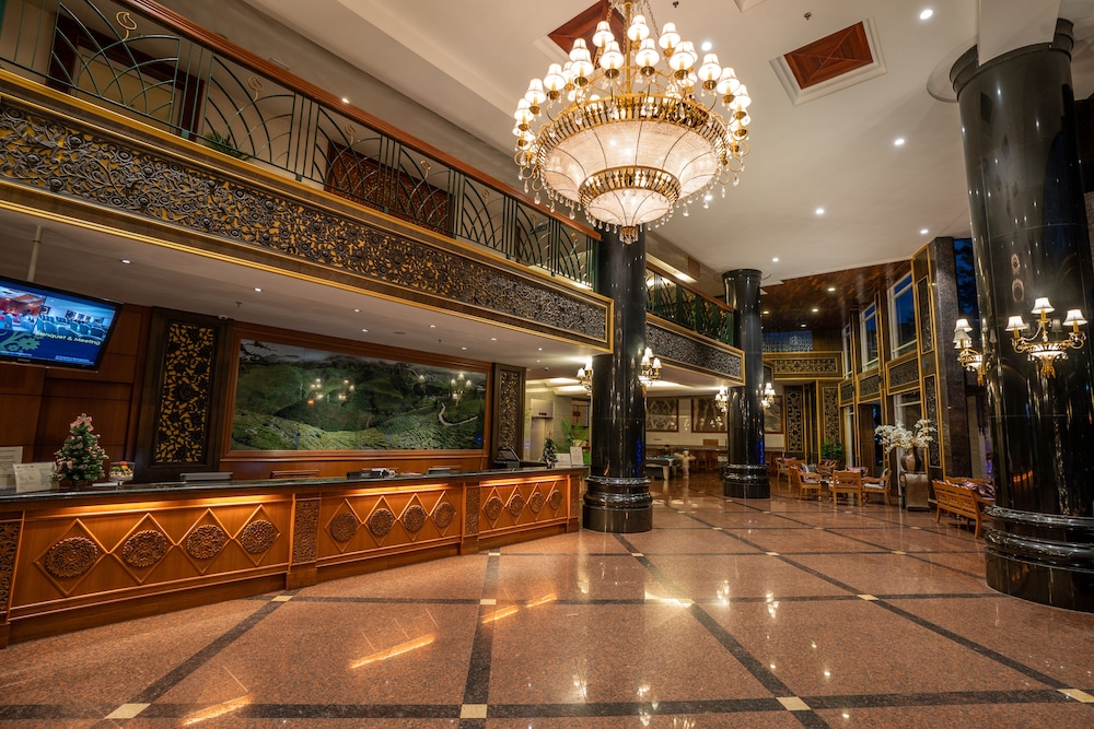 Century Pines Resort 5/50