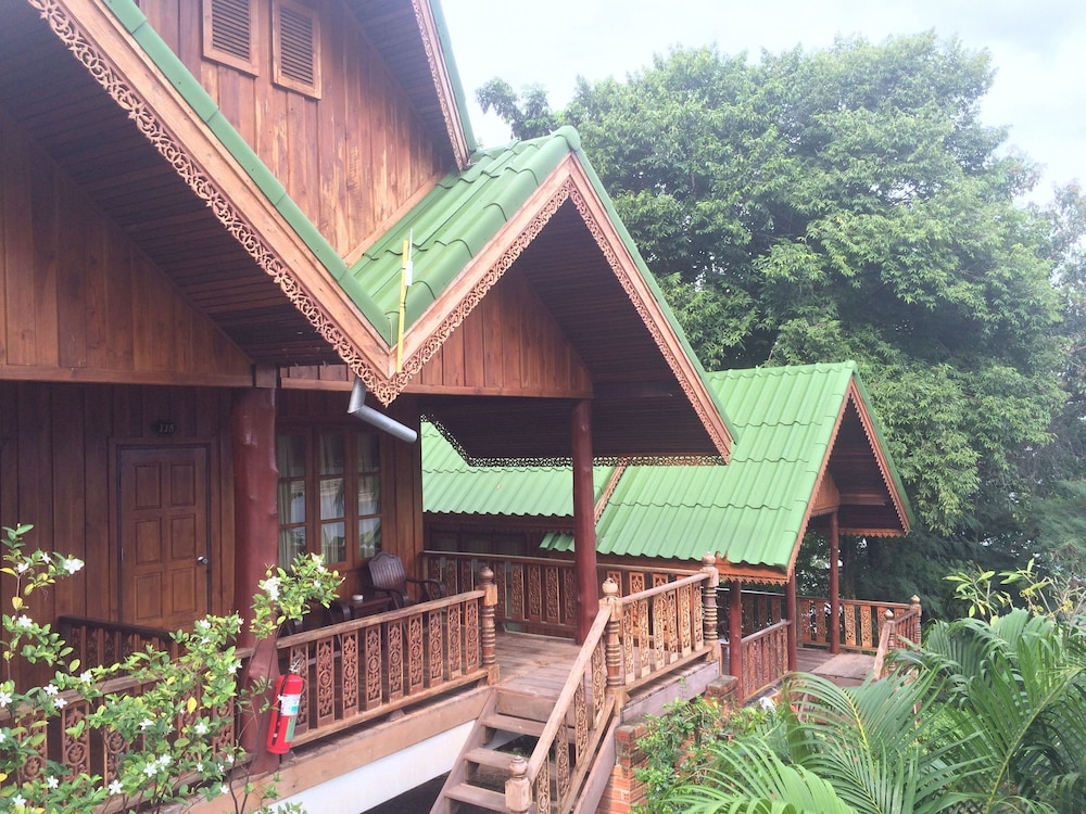 THARATHIP RESORT 4/68