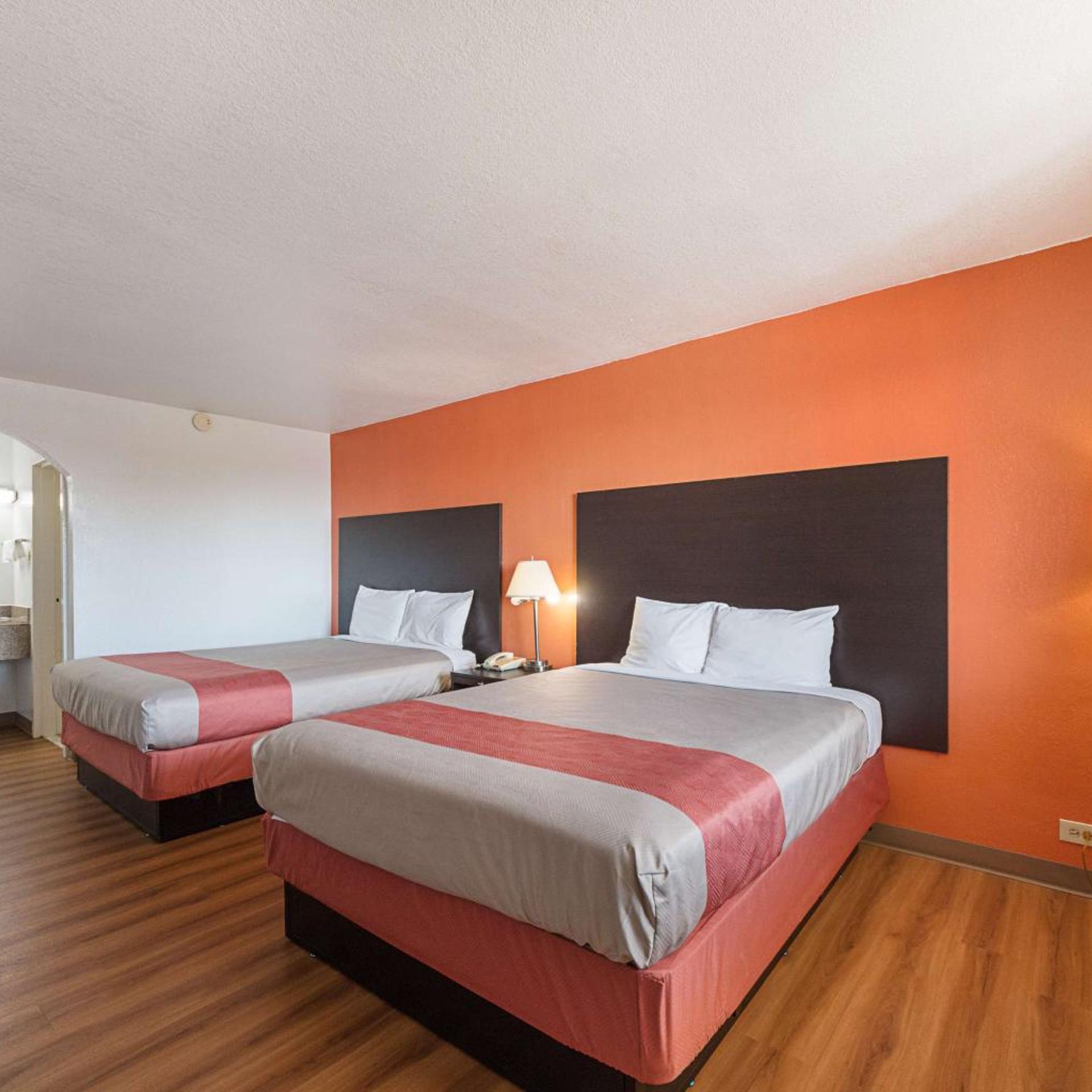 غرفة بسريرين كوين للمدخنين، Motel6 San Antonio, TX - I-10 West 6/10